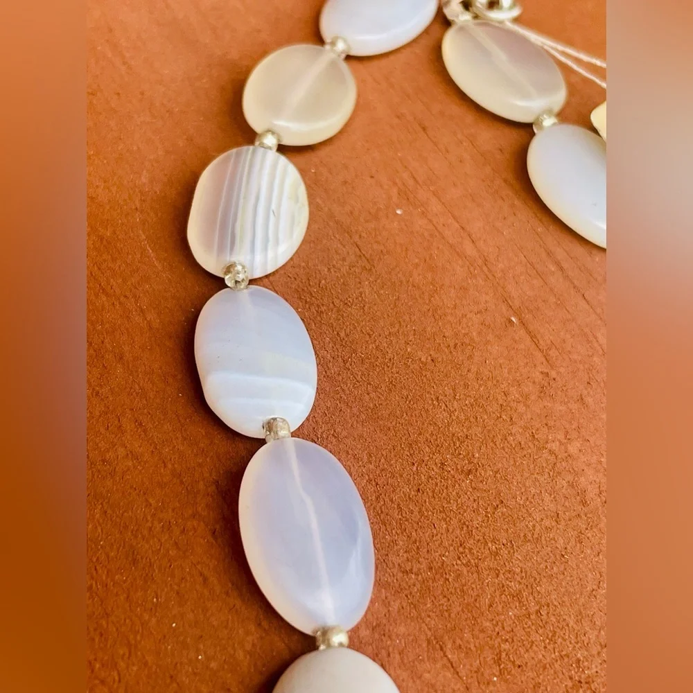 Peyote Bird Wood and White Bead Necklace, NWT. - Picture 12 of 13